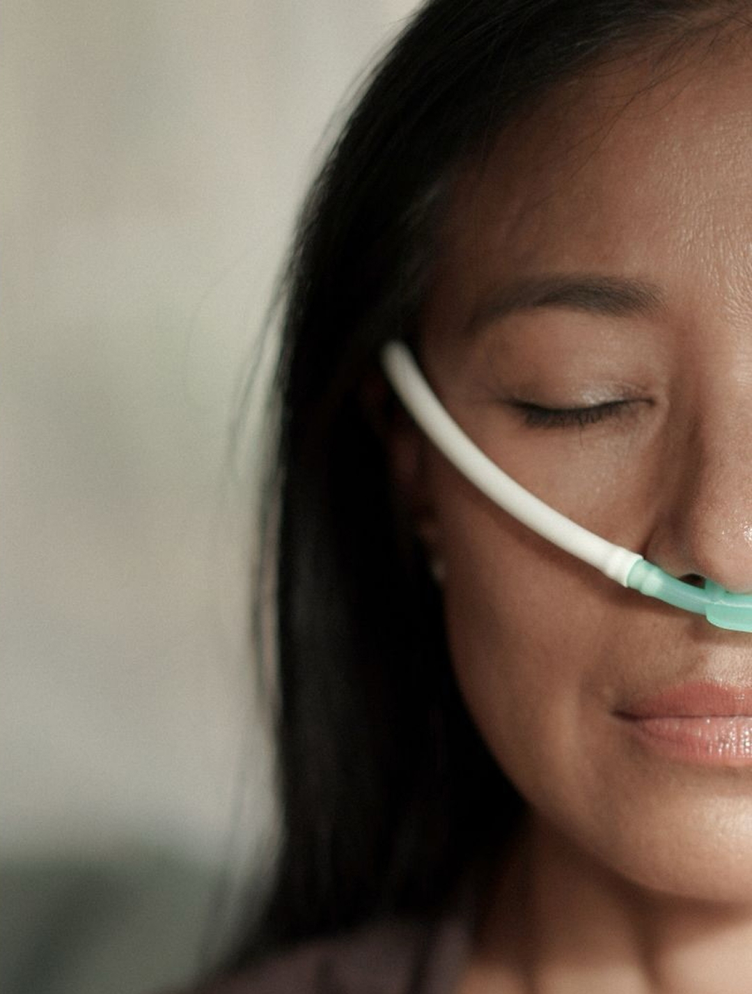 Guest receiving hydrogen inhalation therapy at Maji